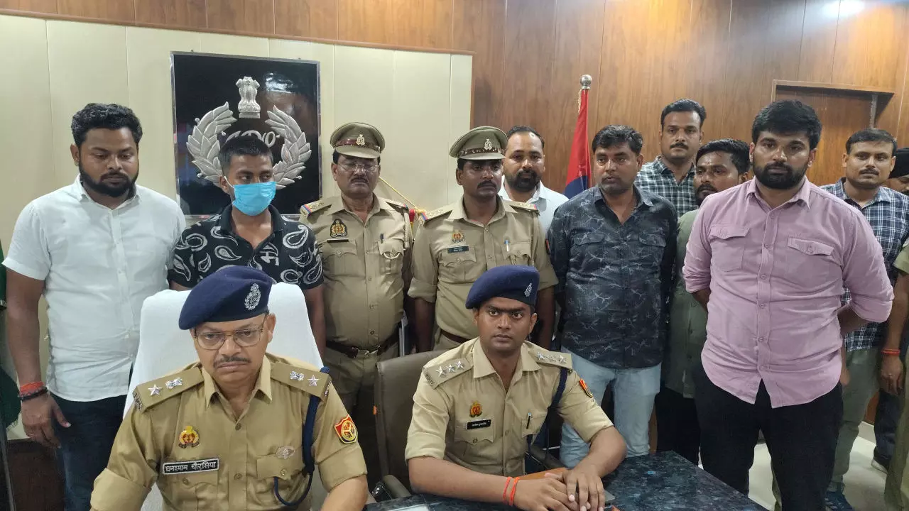 Shravasti News: श्रावस्ती में पुलिस को बड़ी सफलता, 40 लाख की स्मैक के साथ शातिर तस्कर गिरफ्तार