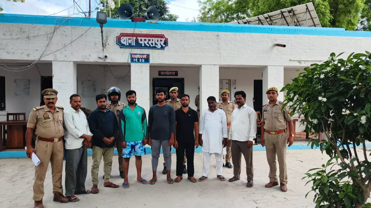 Gonda News: जामुन तोड़ने के विवाद में मारपीट की आशंका, पुलिस ने सात आरोपियों को किया गिरफ्तार