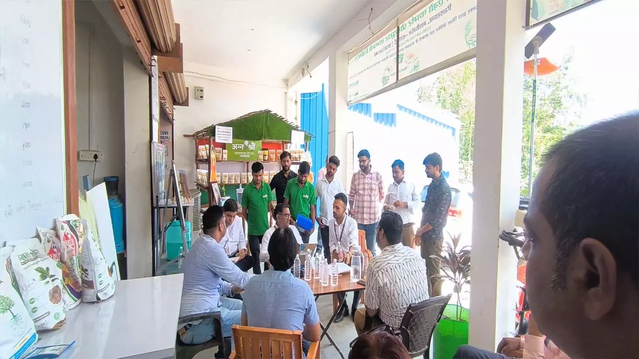 NABARD Chief General Manager visits Hardoi and Kannauj projects, hears farmers problems