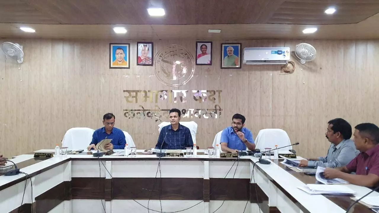Devipatan Mandal Commissioner reviews aspirant block programme