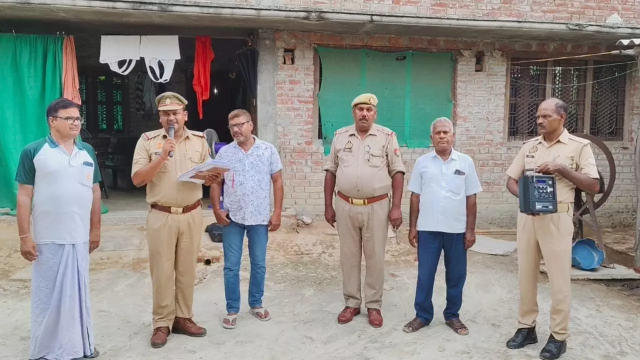 Chandauli News:  धीना पुलिस की बड़ी कार्रवाई, चार मुकदमों में लिप्त अपराधी नरेन्द्र सिंह 6 माह के लिए जिला बदर