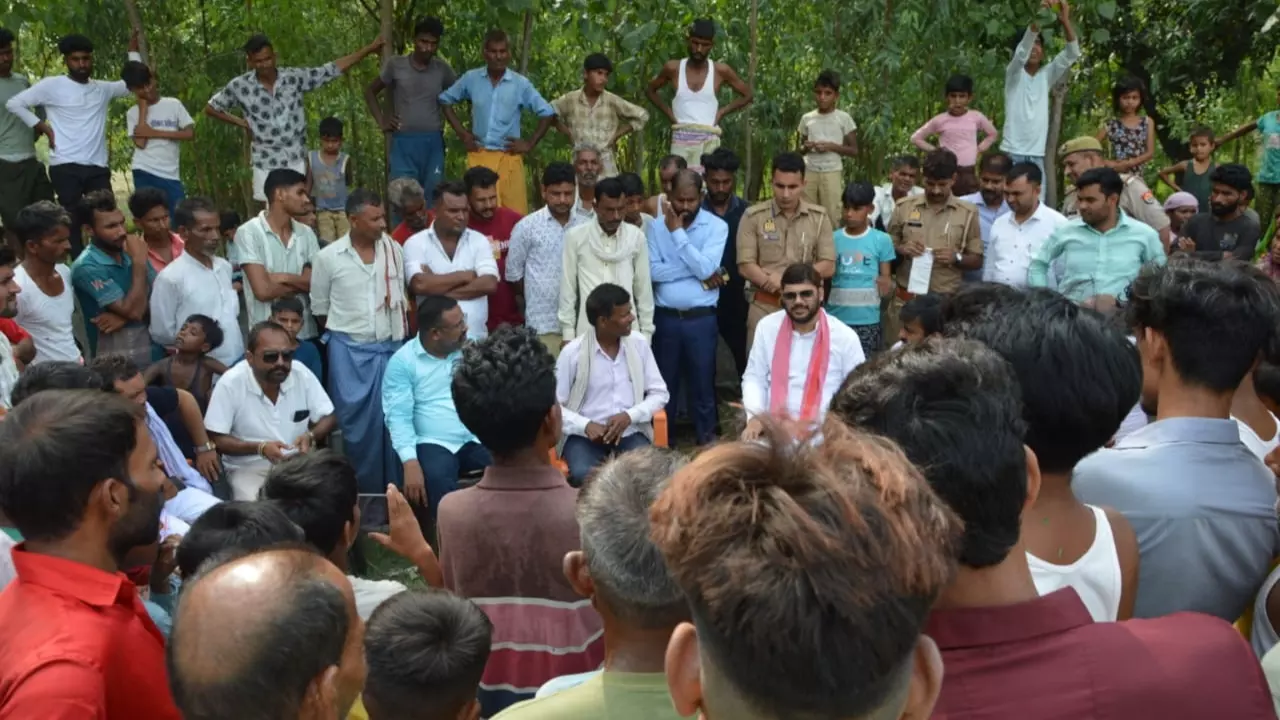 Bareilly News: अंबेडकर मूर्ति हटाने पर भड़के सपा सांसद नीरज मौर्य, प्रमुख सचिव गृह से करेंगे बात