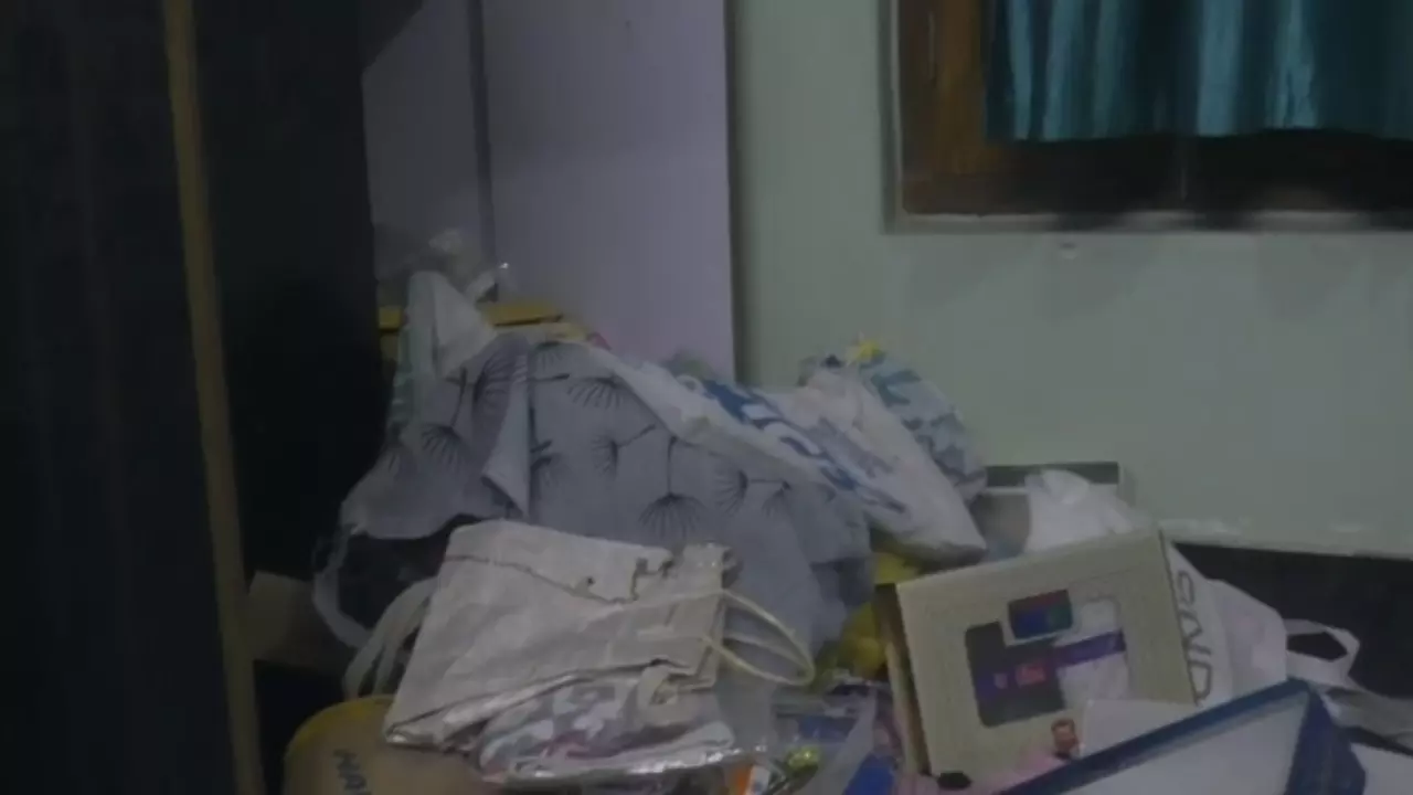 चोरों का आतंक,घूमने गए गृह स्वामी के बंद घर में बोला धावा,लगातार चोरी से दहशत