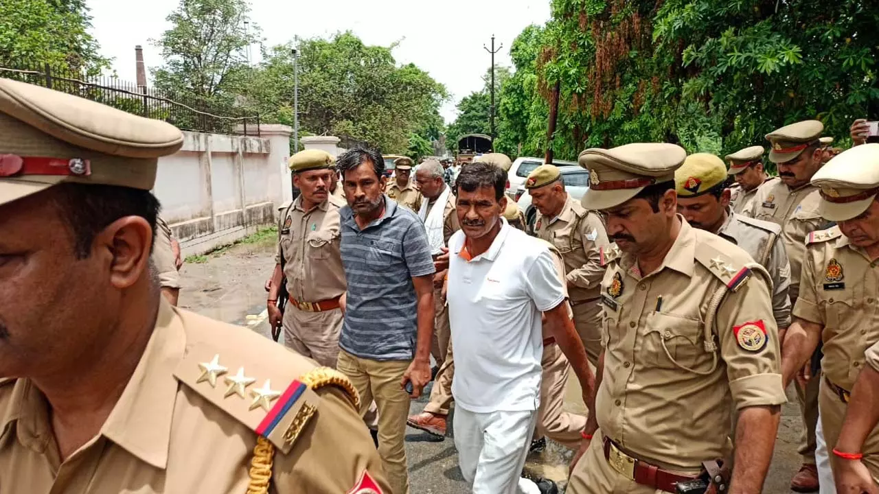 Kannauj popular Nawab Singh Yadav case, both brothers arrive at hearing amid heavy police force security