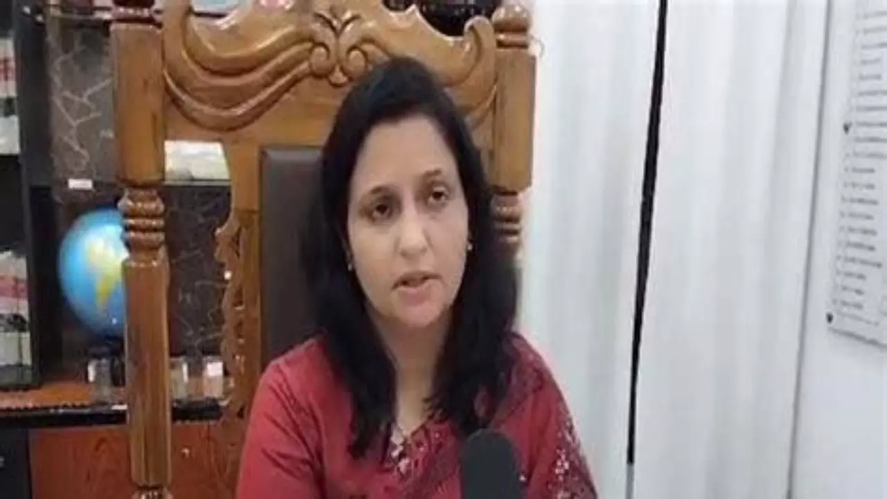 Bahraich News: बहराइच में उर्वरकों की ओवर रेटिंग और कालाबाज़ारी पर डीएम सख्त, दोषियों पर होगी कड़ी कार्रवाई