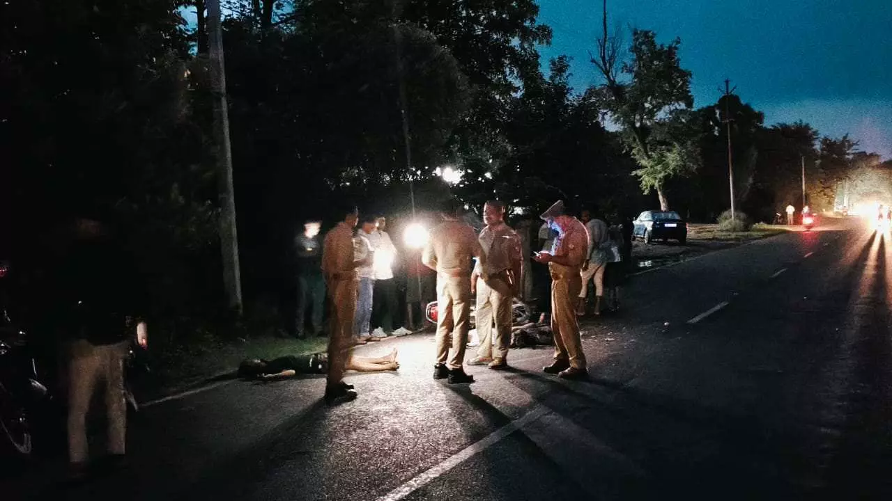 Hardoi News: भीषण सड़क हादसे में तीन युवकों की मौत, सीएम योगी आदित्यनाथ ने भी घटना पर जताया शोक