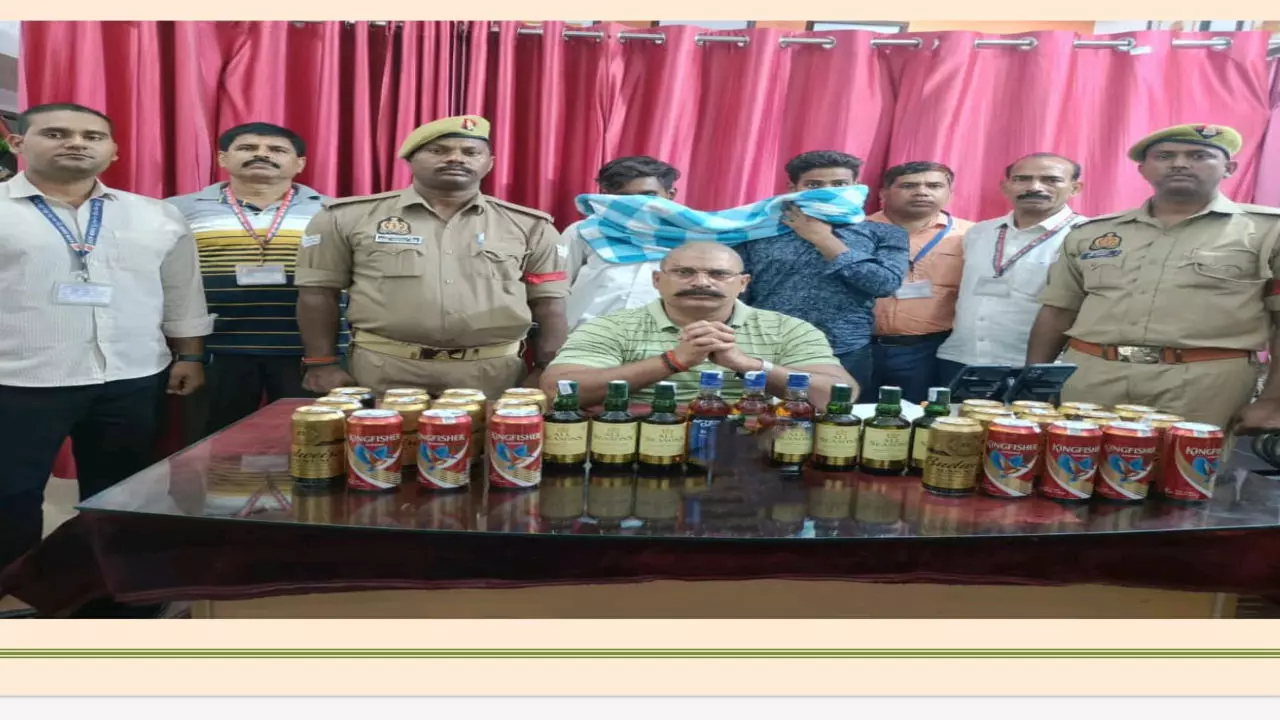 Chandauli News: बिहार तस्करी का गढ़ बना चंदौली: भारी मात्रा में शराब के साथ दो तस्कर गिरफ्तार