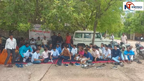 State Employees Council demonstrates satyagraha and hunger strike over old pension