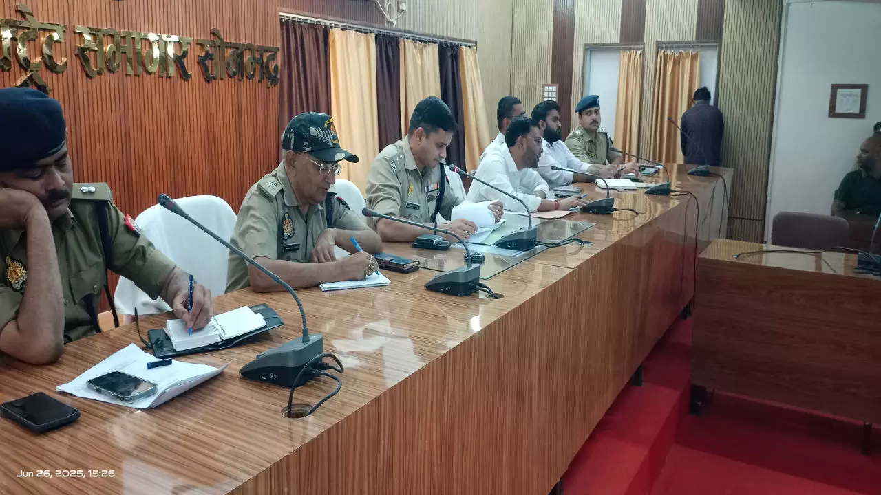 Sonbhadra News: नई परंपरा की नहीं दी जाएगी अनुमति, निर्धारित सीमा तक ही रखनी होगी ताजिए और डीजे की साइज, धर्मगुरूओं के साथ बैठक में बनी रणनीति