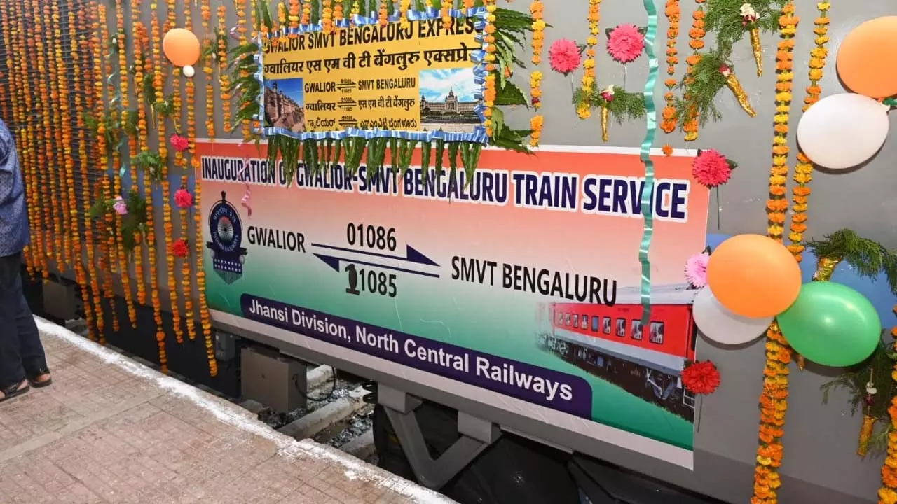 First train from Gwalior to Bengaluru inaugurated by displaying Hari flag