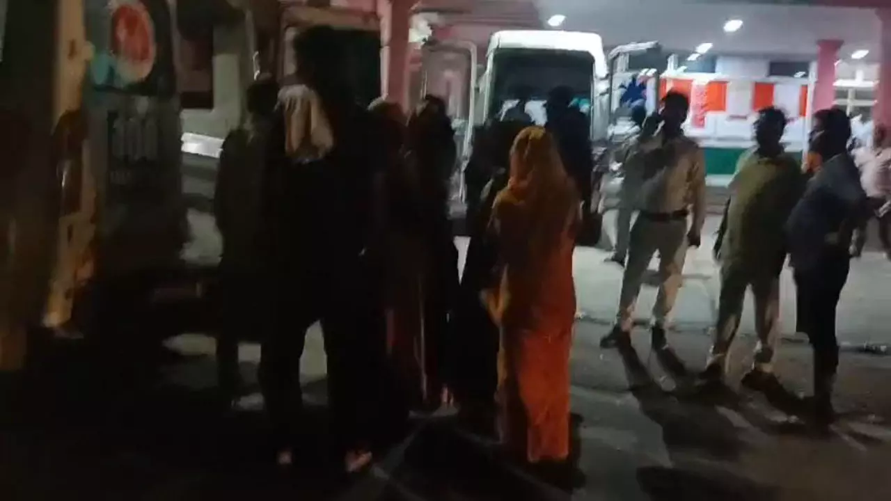 Firozabad News: कुर्सी विवाद से शुरू हुआ झगड़ा, बुज़ुर्ग की मौत से गांव में हड़कंप