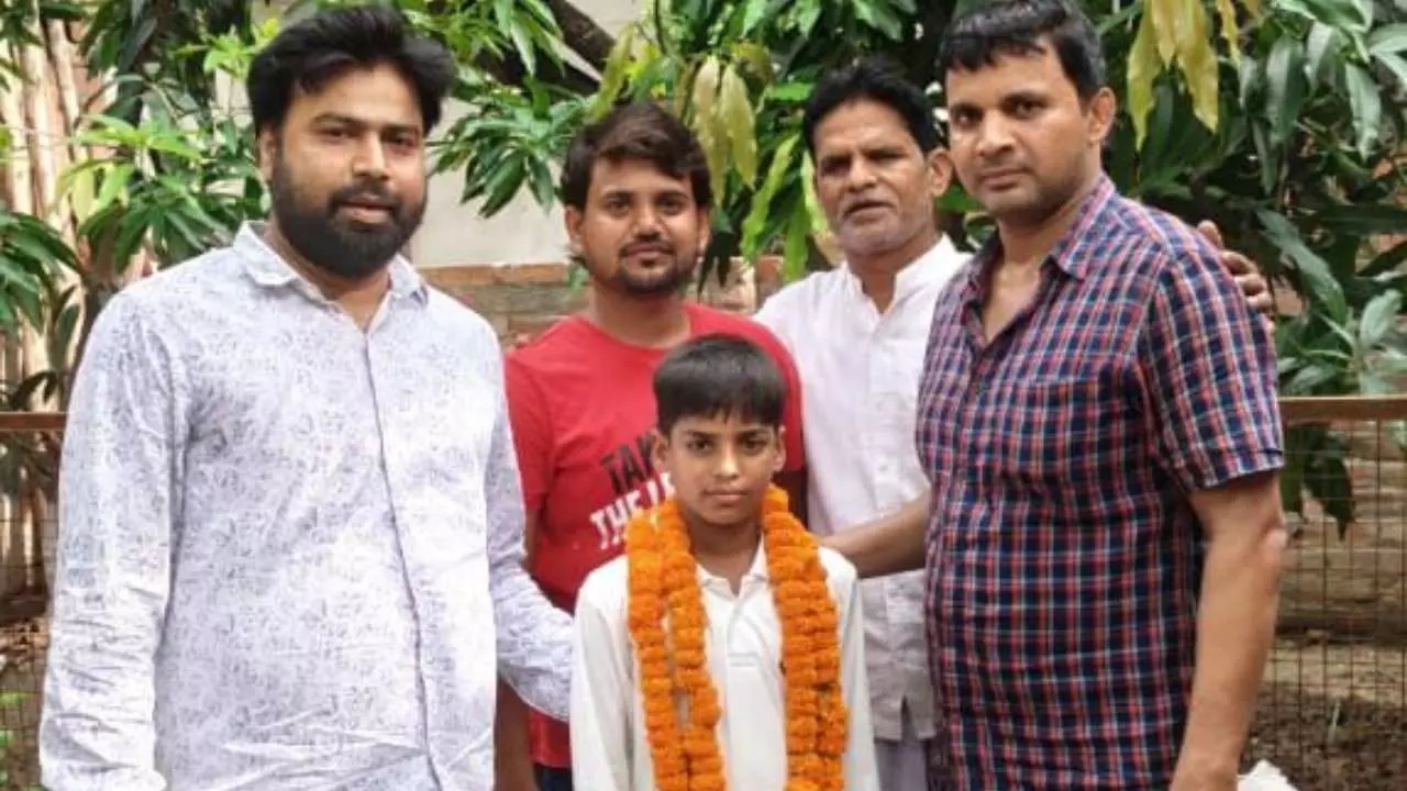Chandauli News: चंदौली का सितारा चमका: मोहम्मद तलहा का स्पोर्ट्स कॉलेज में चयन