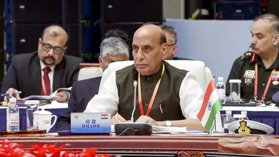 ताकतवर देशों के सामने दुनिया को भारत ने दी बड़ी चुनौती! SCO में राजनाथ सिंह ने एक शब्द में ही खत्म कर दिया सबका संदेह