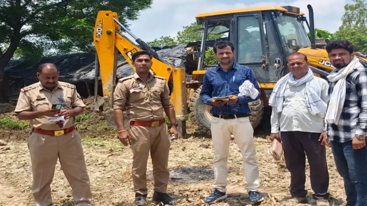 Auraiya News: मिशन समाधान के तहत औरैया में राजस्व व पुलिस विभाग की बड़ी कार्रवाई, 115 पुराने मामलों का हुआ निपटारा