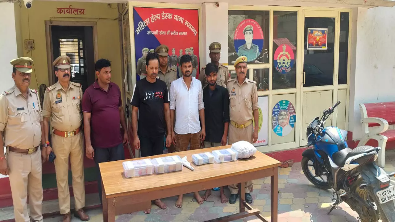 Meerut News: “3 गुना रकम” का झांसा देकर थमा देते थे कोरे कागज! मेरठ पुलिस ने पर्दाफाश किया हाईटेक ठग गिरोह