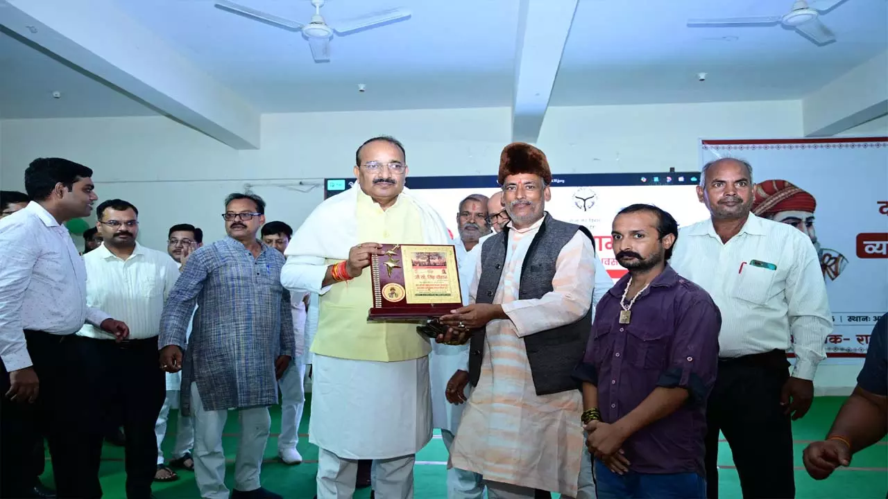 Bhamashahs birth anniversary celebrated on traders welfare day in Rae Bareli, taxpayers honored