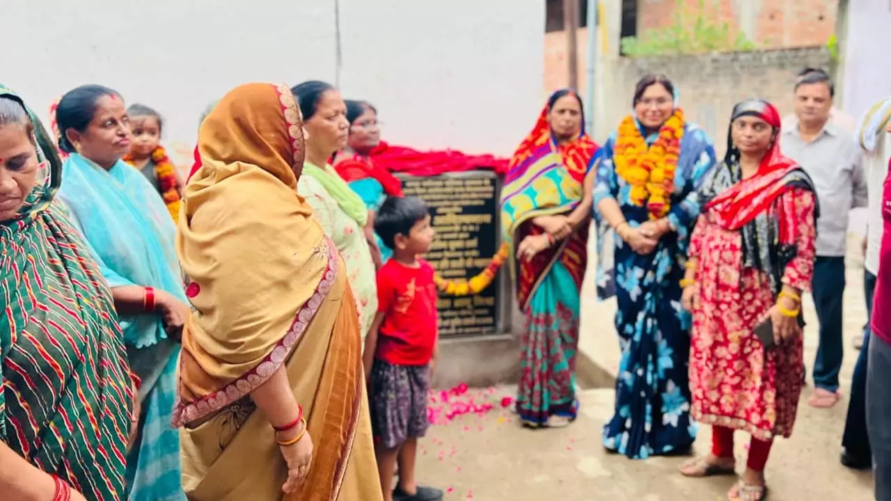 Municipality Chairperson Shweta Bhanu Mishra inaugurates newly constructed roads