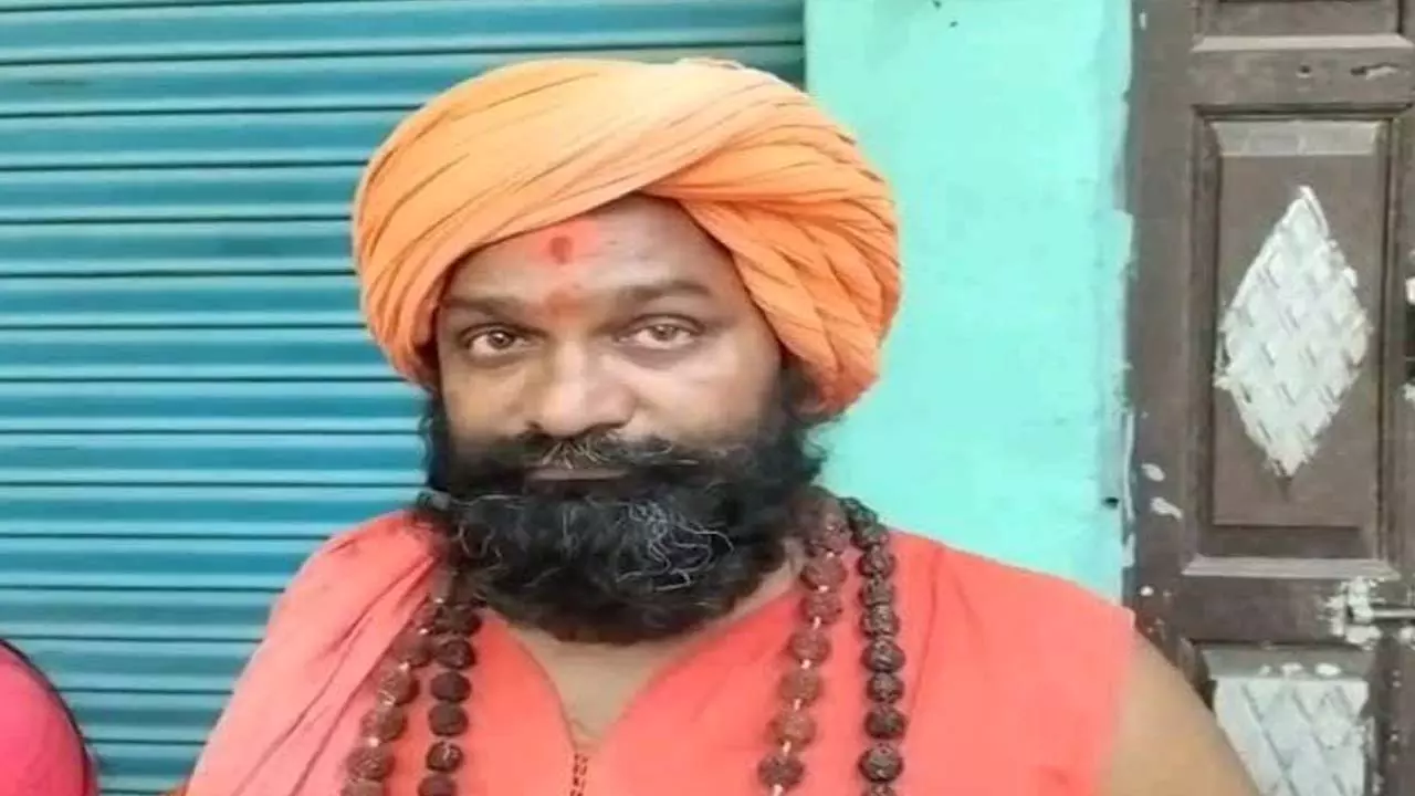 Anger in Sant Samaj, demands high-level investigation into Bhagwacharyas beard cutting (