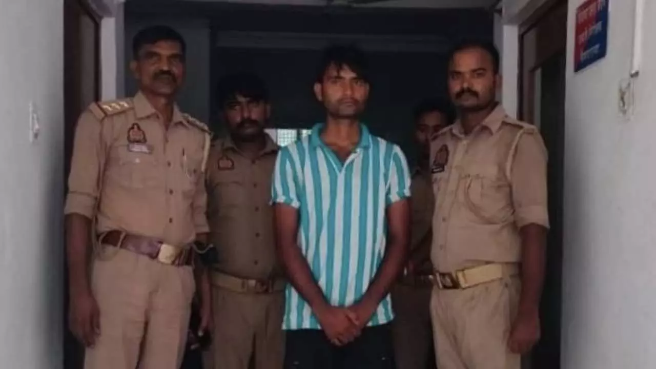 Chandauli News: पुलिस ने 25 हजार के ईनामिया गैंगस्टर को किया गिरफ्तार,लंबे समय से था फरार