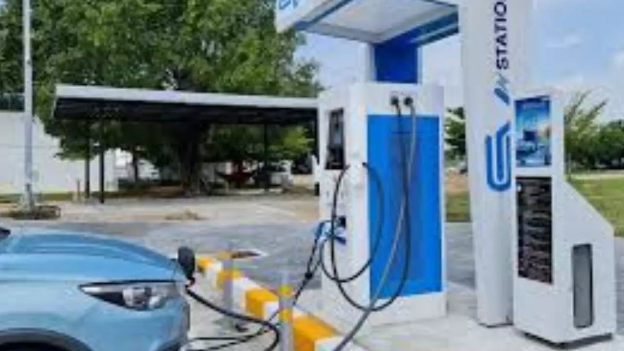 EV charging stations: उत्तर प्रदेश में EV चार्जिंग स्टेशनों को मिलेगी बड़ी सब्सिडी: अपस्ट्रीम इंफ्रास्ट्रक्चर लागत भी अब दायरे में