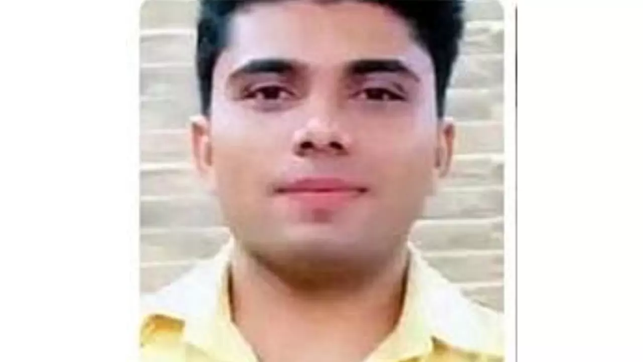 मृतक सिपाही अजय का फ़ाइल फोटो