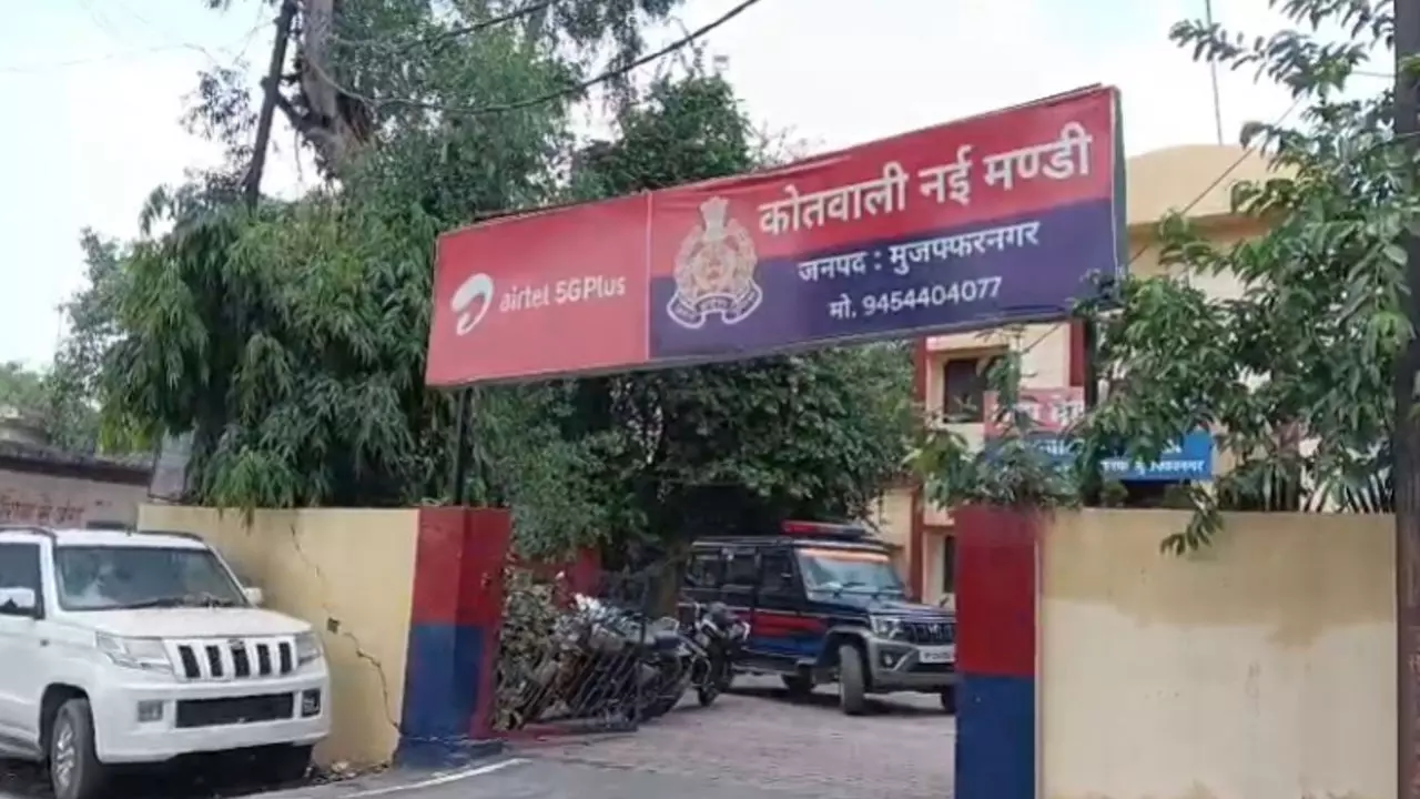 Muzaffarnagar News: कांवड़ यात्रा में पहचान अभियान पर पुलिस ने किये नोटिस जारी