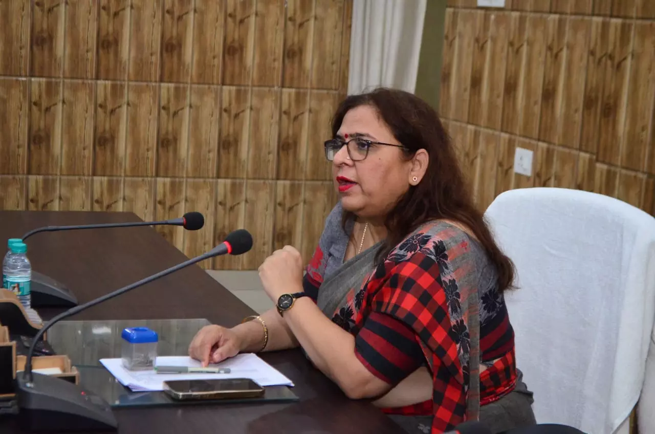 डीडीयू से संबंद्ध 17 महाविद्यालयों ने नहीं अपलोड किया आंतरिक मूल्यांकन का अंक, नाराज हुईं कुलपति