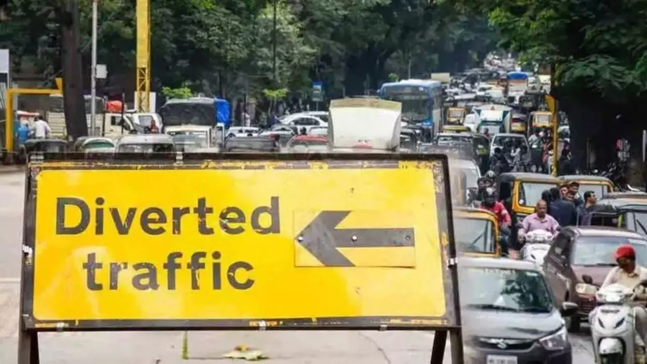 Traffic diversion in Lucknow