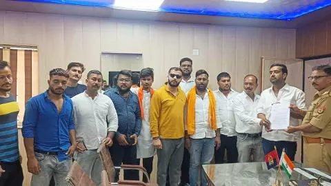 BJP नेता ने अखिलेश यादव व सपा कार्यकर्ताओं से बताया जान का खतरा! कहा- घर के बाहर हो रही रेकी, हजरतगंज थाने में दी शिकायत BJP नेता ने अखिलेश यादव व सपा कार्यकर्ताओं से बताया जान का खतरा! कहा- घर के बाहर हो रही रेकी, हजरतगंज थाने में दी शिकायत