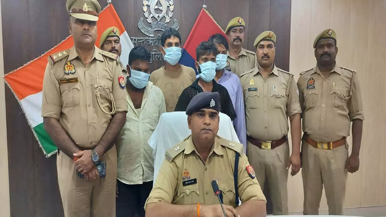 Sant Kabir Nagar: Gang robbing trucks on highway exposed, four vicious thieves arrested