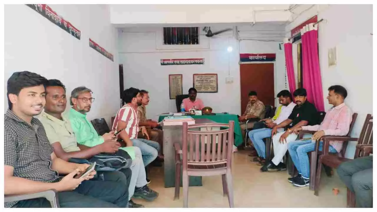 Chandauli News: नौगढ़ पुलिस की सुरक्षा मंथन: पर्यटन और अपराध नियंत्रण पर ज़ोर