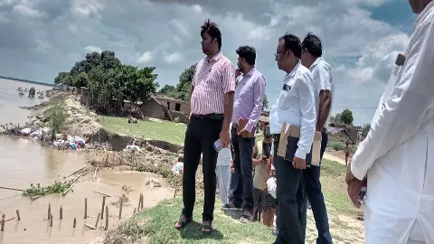 ADM inspects Sharda-Gaghhara logging area, gives strict instructions to officers ADM inspects Sharda-Gaghhara logging area, gives strict instructions to officers