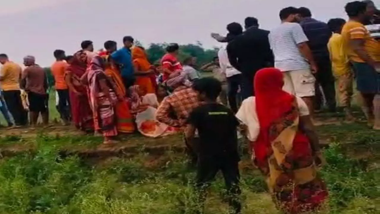 Three killed, others injured in lightning strike