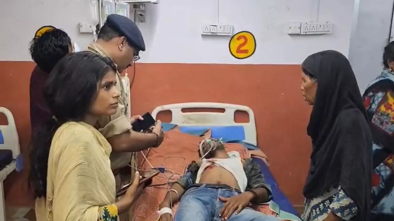 Hardoi News: दिन दहाड़े भूसा व्यापारी को दबंगों ने मारी गोली, घायल अवस्था में लखनऊ रेफर, जाँच में जुटी पुलिस