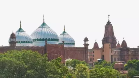 श्रीकृष्ण जन्म भूमि-शाही ईदगाह मामले में हाईकोर्ट ने हिंदू पक्ष को दिया बड़ा झटका, विवादित ढांचा घोषित करने की अर्जी खारिज