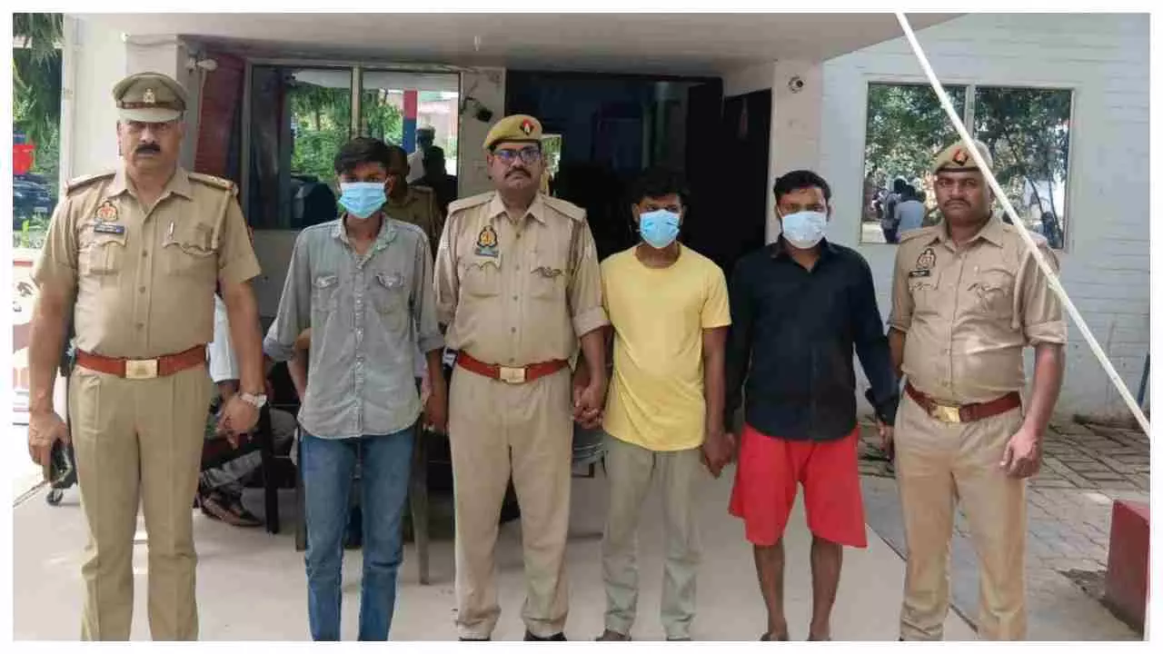 Hardoi News: भूसा व्यापारी को गोली मारने के मामले में पुलिस ने तीन अभियुक्तों को किया गिरफ्तार, अन्य की तलाश जारी