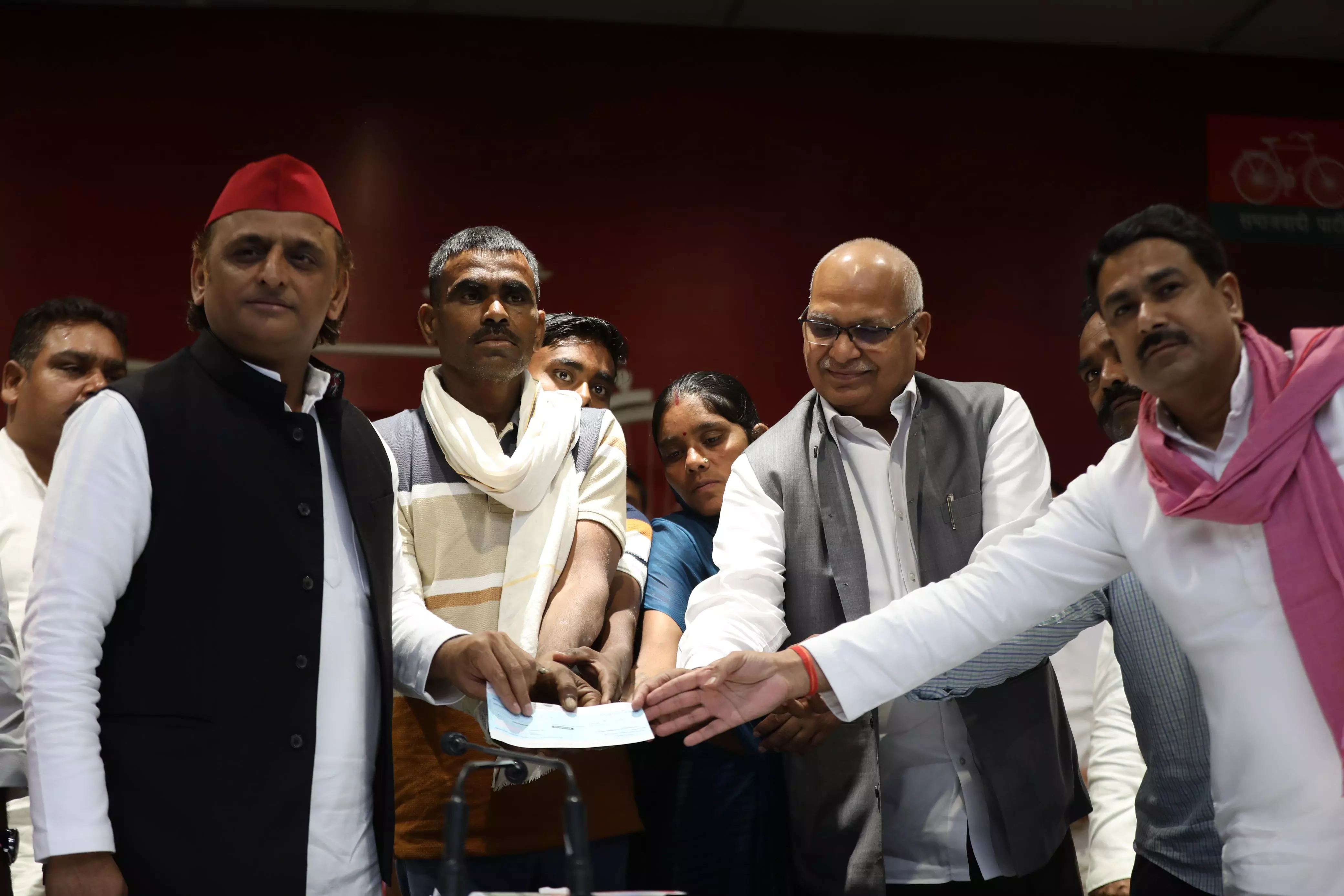 अखिलेश ने योगी सरकार को पर्यावरण के मुद्दे पर घेरा! कहा- भाजपा सरकार निगल जाती है बजट