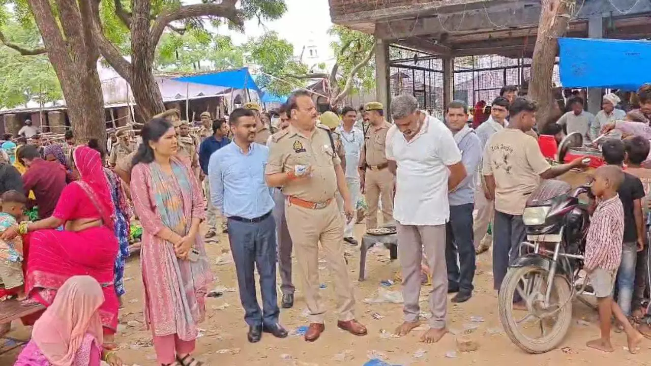 Etah News: शनि जात में उमड़ी लाखों श्रद्धालुओं की भीड़, डीएम की निगरानी में शांतिपूर्ण और व्यवस्थित रहा आयोजन