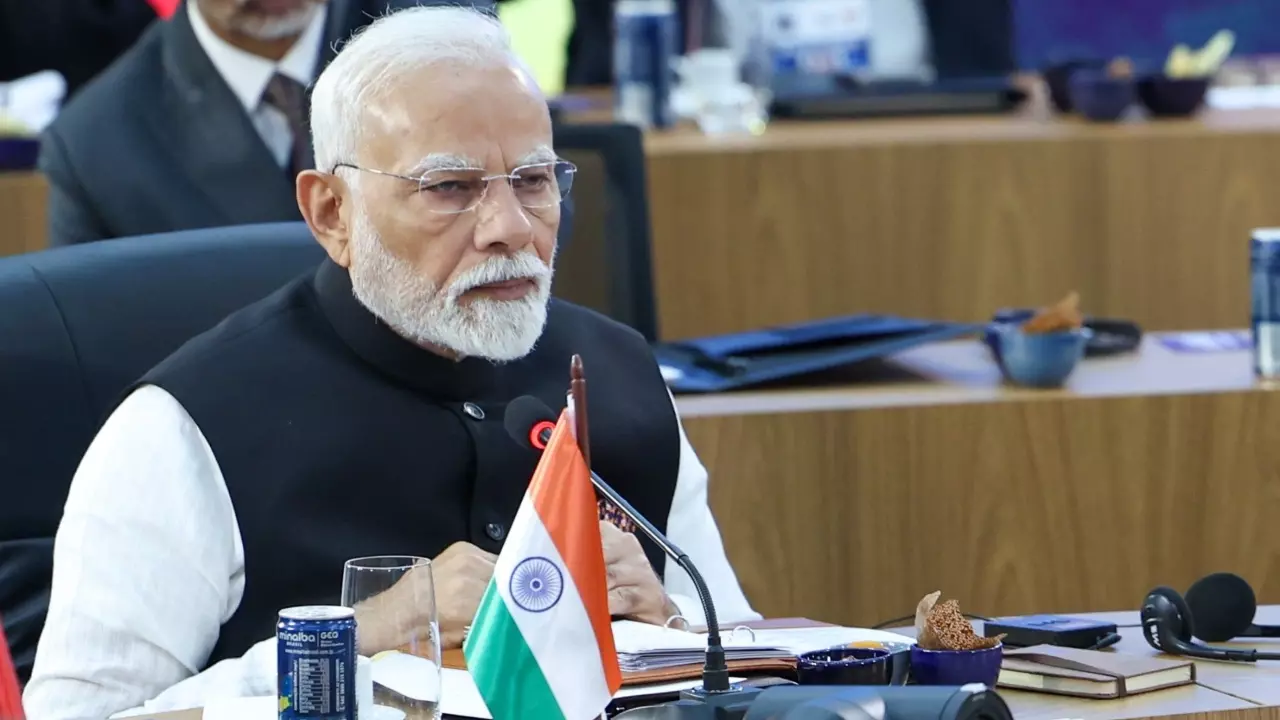 BRICS Summit: वैश्विक संस्थाओं पर PM Modi ने उठाये सवाल, बोले- ग्लोबल साउथ हो रहा दोहरे मापदंडों का शिकार