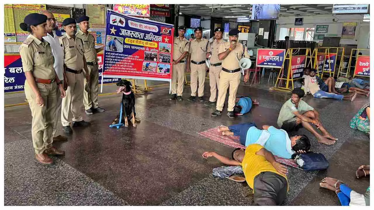 Chandauli News: जा रहे है यात्रा में तो इस बात का ध्यान देना जरूरी,जानिए आरपीएफ ने क्या किया अपील