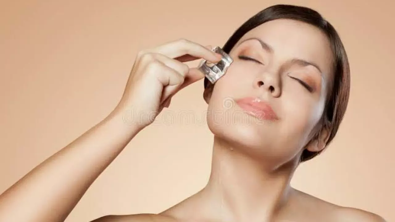 Ice Therapy: इन Ice cube रेमेडीज से करें डार्क सर्कल को कम, ये हैं असरदार तरीके