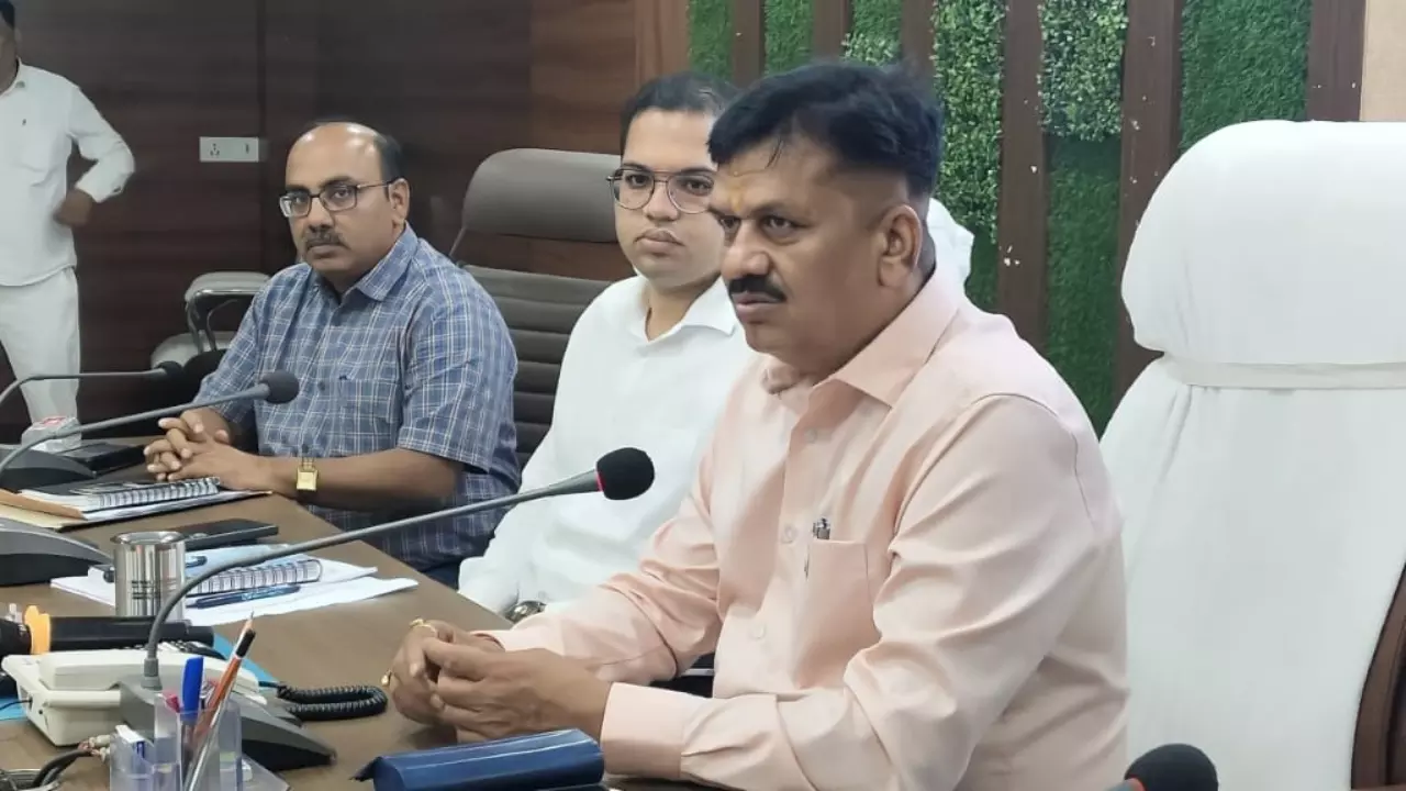 Jaunpur News: जौनपुर में वृक्षारोपण महाअभियान की तैयारी, 9 जुलाई को लगेगा 54.96 लाख पौधों का लक्ष्य