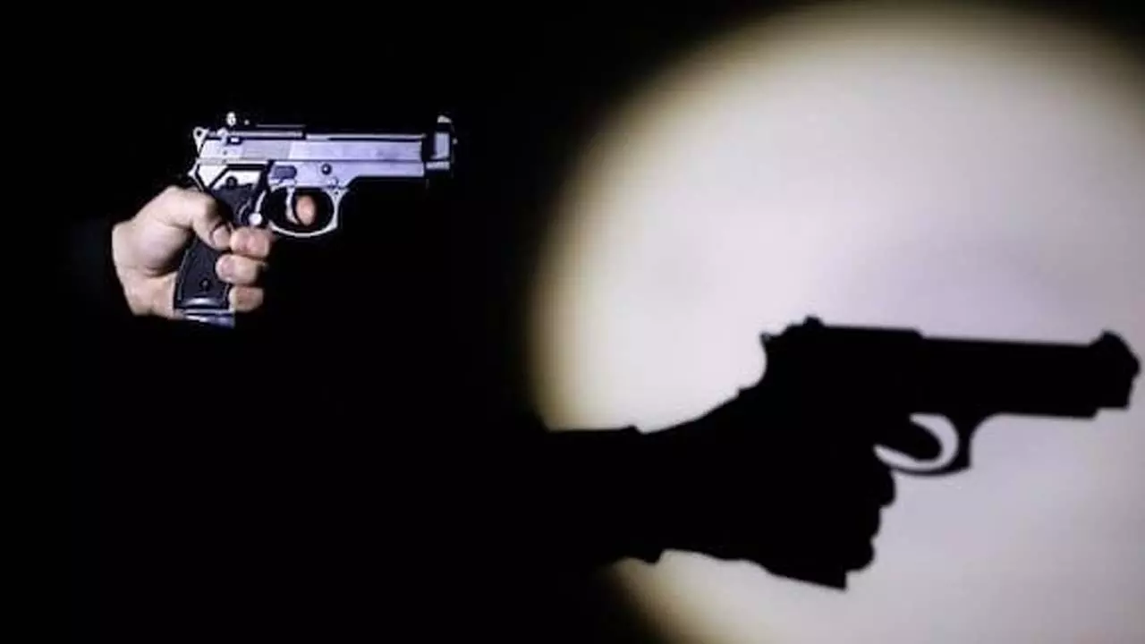 shoot youth after dispute Kakori area treatment at Lokbandhu Hospital Crime News in hindi