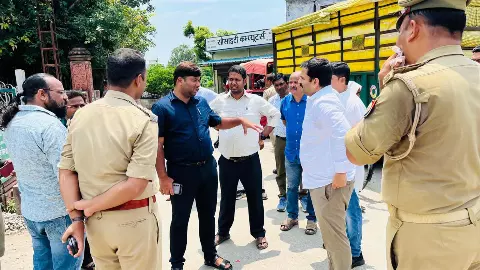 Lakhimpur Kheri News: कांवड़ यात्रा तैयारियों का एडीएम ने विधायक संग लिया जायजा, कार्य में लापरवाही पर चेतावनी