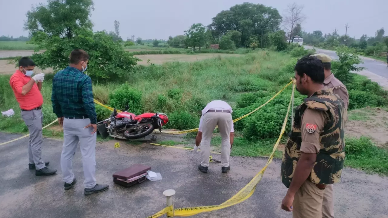 Hardoi News: महिला से लूट की घटना को अंजाम देने वाले बदमाशों से पुलिस की हुई मुठभेड़, दोनों बदमाश गिरफ्तार, एक उपनिरीक्षक घायल