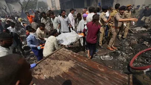 शवों के टुकड़े तो मिले, रिश्तों की कहानी बिखर गई! प्लेन हादसे के पीछे छिपा 19 लाशों के दर्द का समंदर