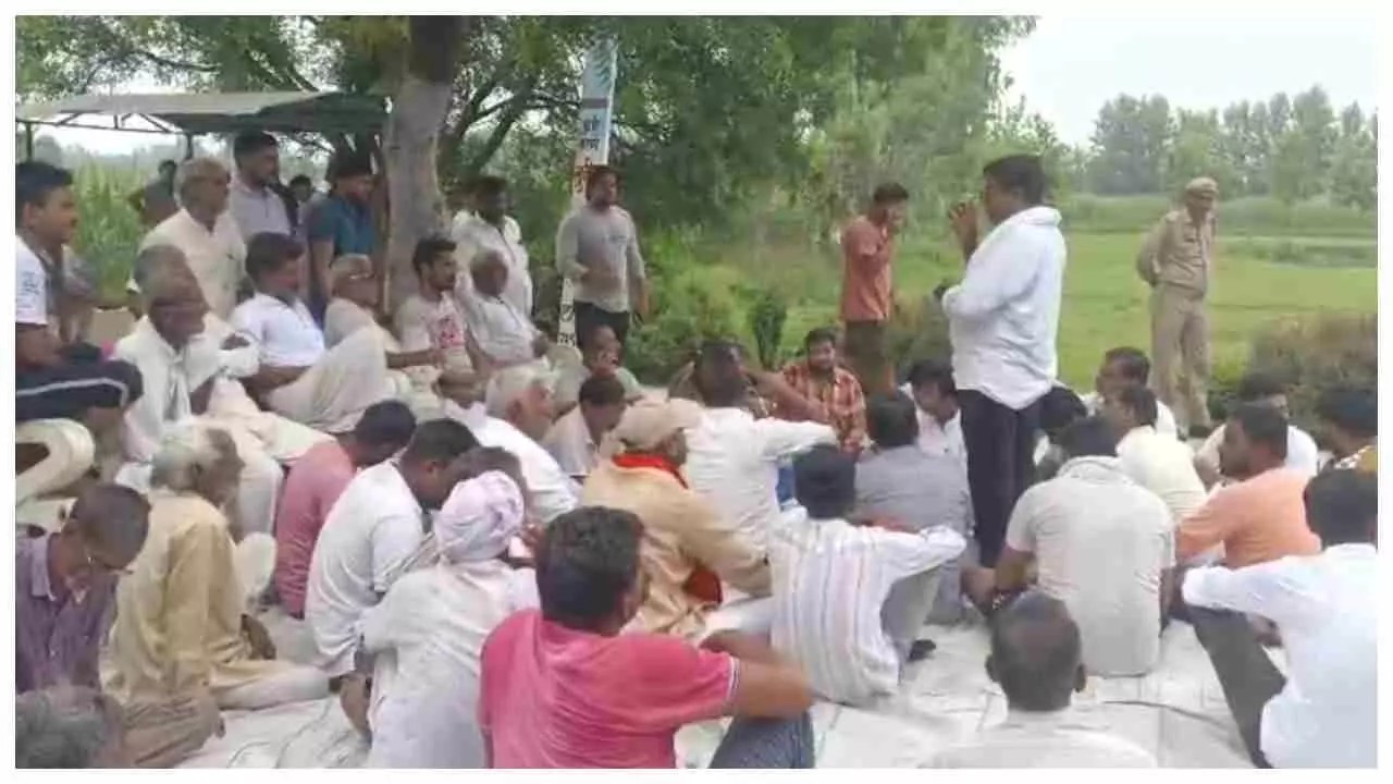 Muzaffarnagar News: गोरखनाथ जी की मूर्ति खंडित होने पर घमासान, पुलिस जांच में जुटी