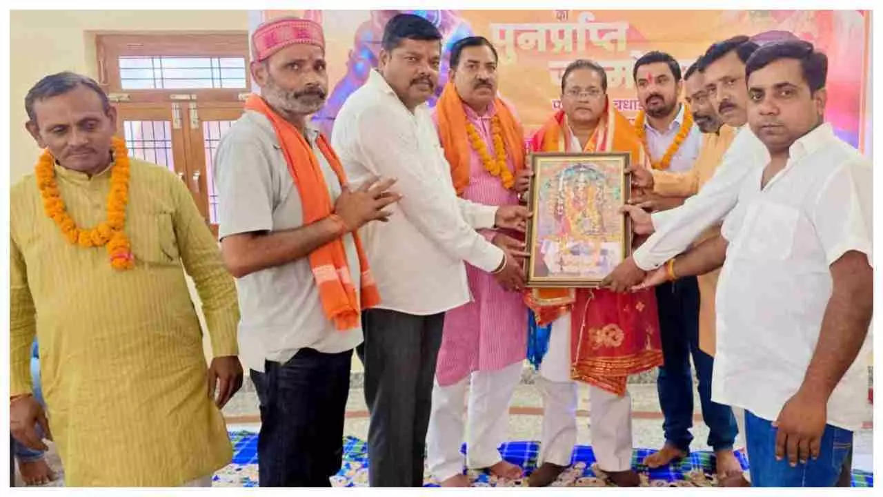 Balrampur News: वैश्य समाज पदाधिकारी आगामी 12 जुलाई को कैबिनेट मंत्री नंद गोपाल गुप्ता नंदी का मनाएगा पुर्नजन्म दिवस