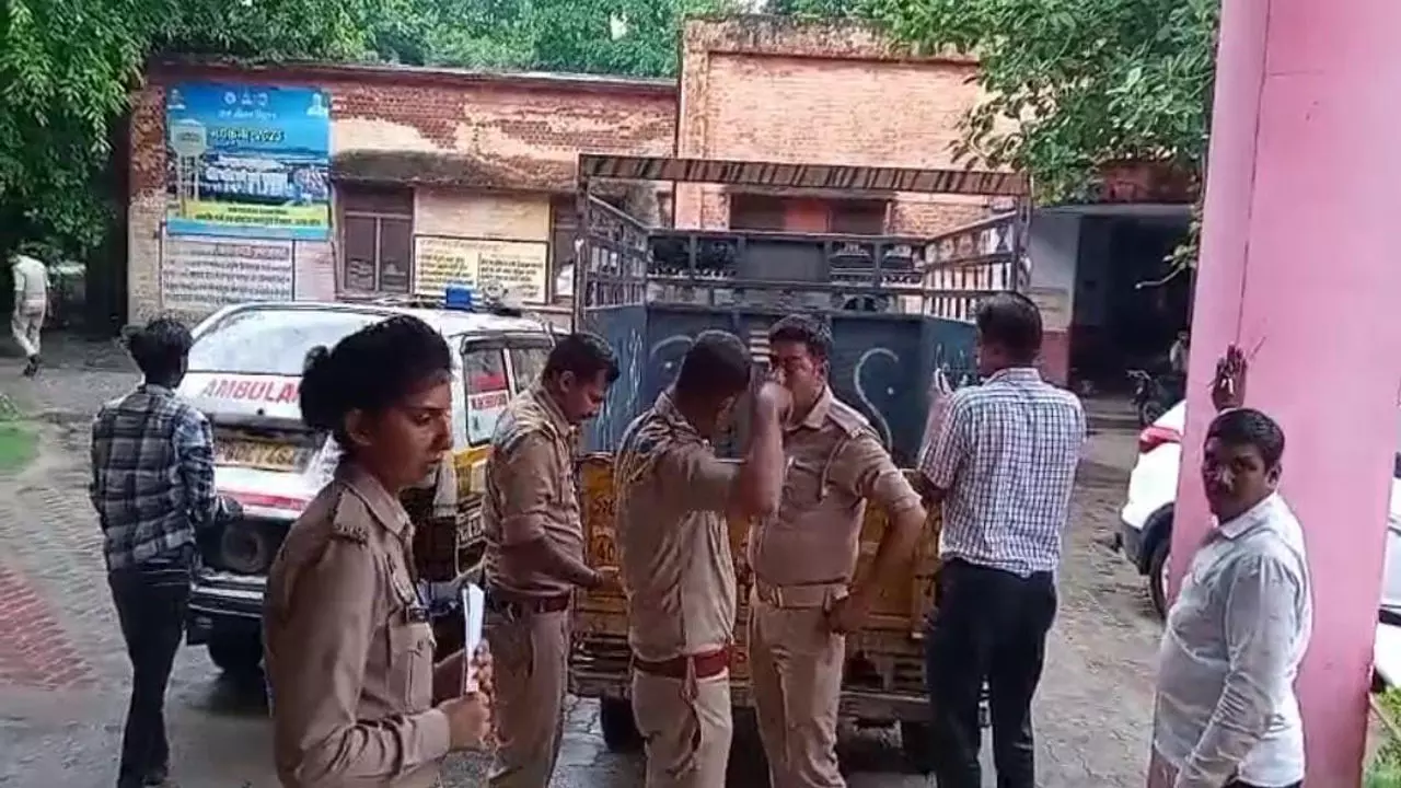 Firozabad News: फिरोजाबाद में दर्दनाक हादसा: विवाहिता ने फांसी लगाकर की आत्महत्या, पुलिस जांच में जुटी