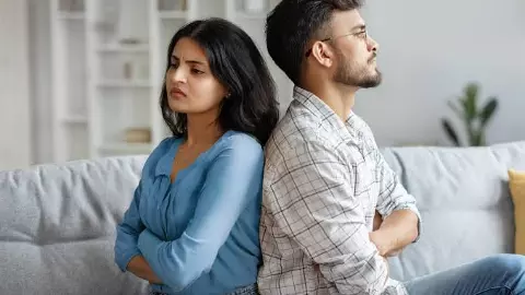 शादी के बाद क्यों खुश नहीं रहते पति-पत्नी, एक्सपर्ट से जानें क्यों आती है दूरियां?